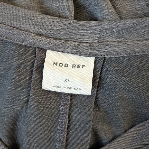 Mod Ref Essentials V-neck Dark Gray T-Shirt Sz. XL - Picture 9 of 9